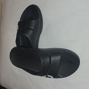 Oofos Recovery Slides - size M5/W7/EU38